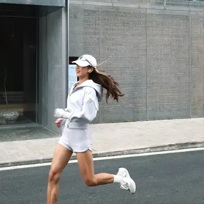 杨磊英